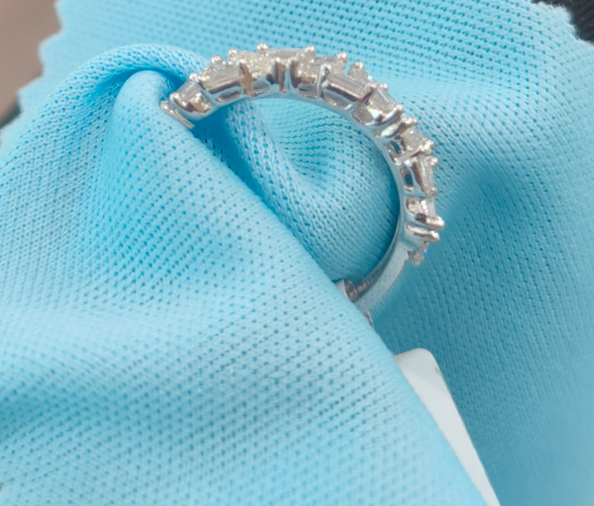 18k White Gold Natural Diamond Baguette Ring