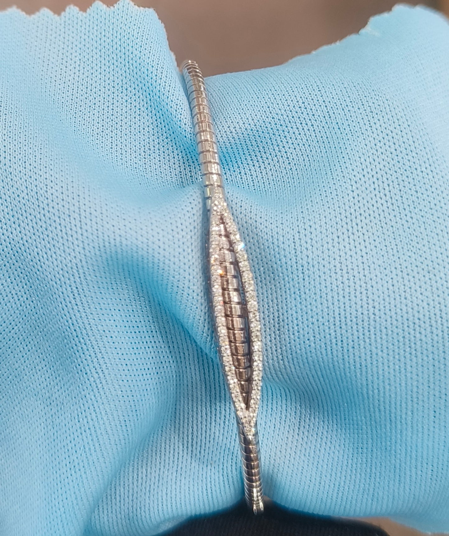 18k White Gold Natural Diamond Bracelet