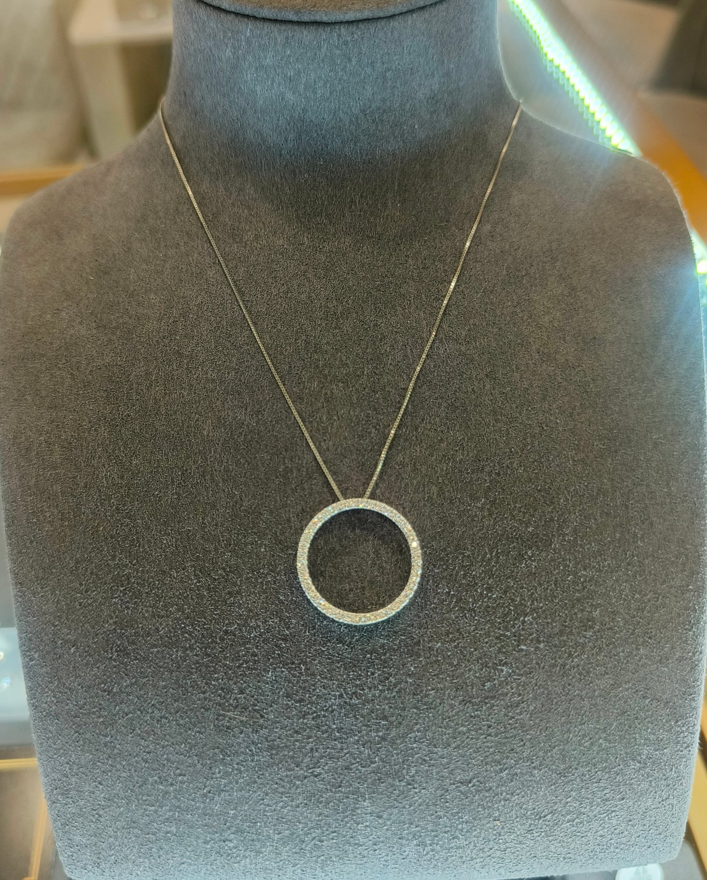 18k White Gold Natural Diamond Necklace